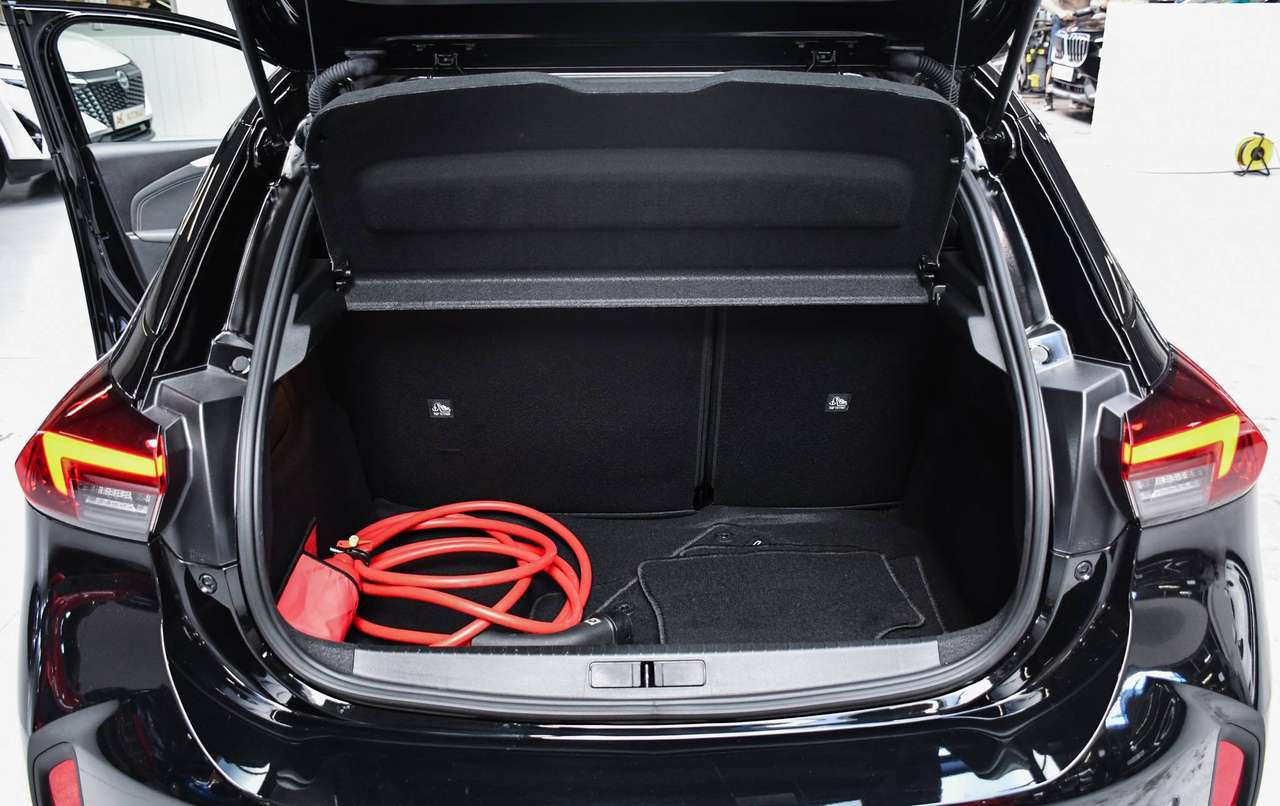 Opel Corsa-e e-Corsa 50 kWh GS Full Elektric - NAVIGATIE / CAMERA / BLIS / SMARTLINK / PDC / CC — foto 20 van 21