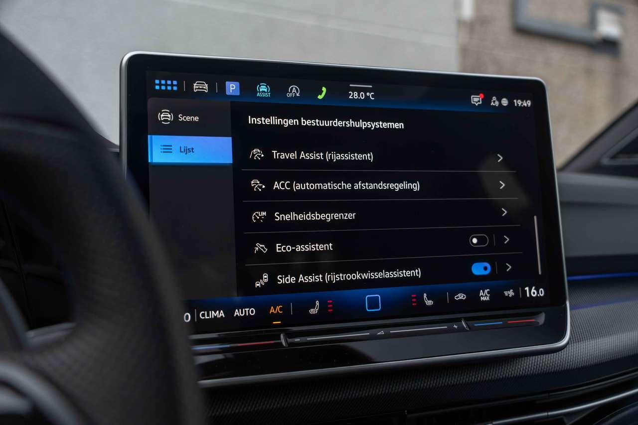 Volkswagen Golf R 4MOTION 'Black Edition' PANO/MATRIX/AKRAPOVIC/ACC/CAMERA/H&K/19" — foto 21 van 25