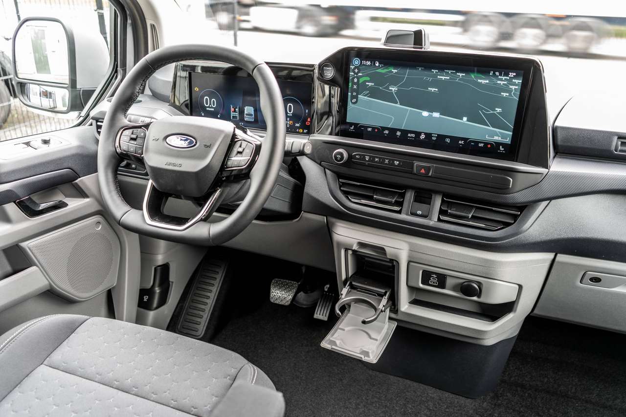 Ford Transit Custom 2.0TDCi Limited L2 5pl. - Trekhaak / 360° camera - 5j Warranty - 42.000ex — foto 14 van 20