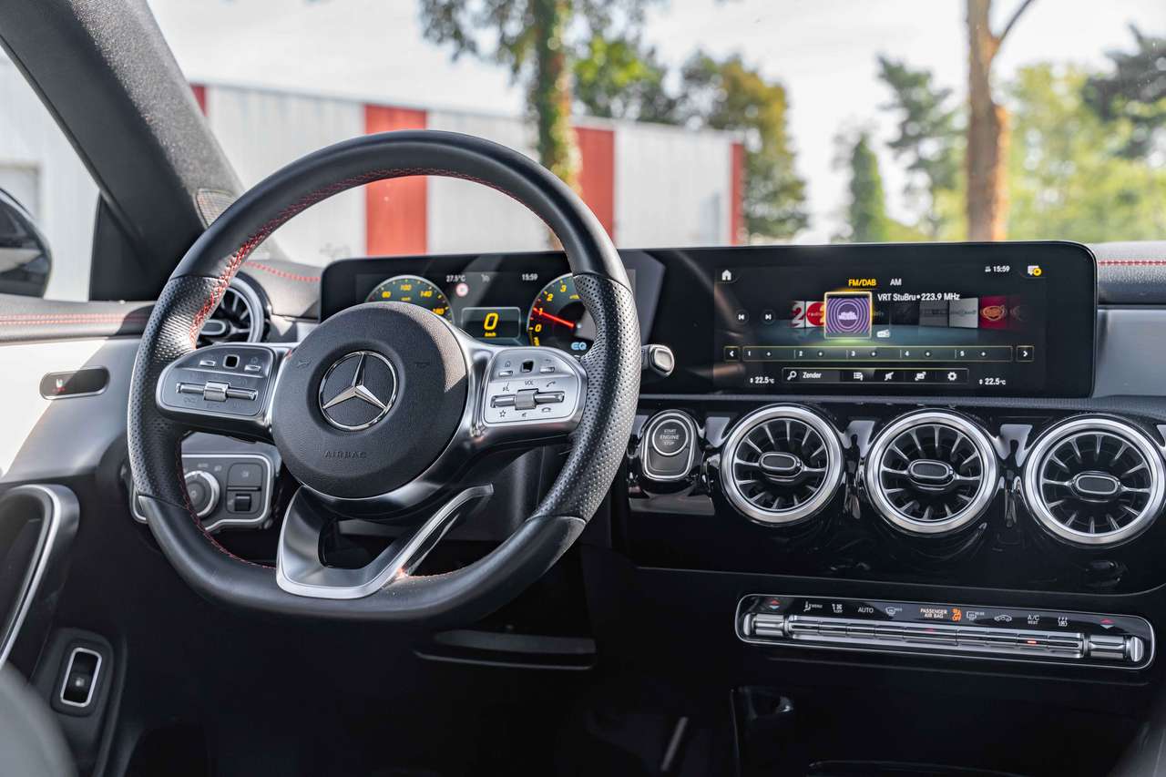 Mercedes-Benz CLA 250 PHEV*AMG LINE*PANO*DAB*KEYLESS*LED* — foto 24 van 25