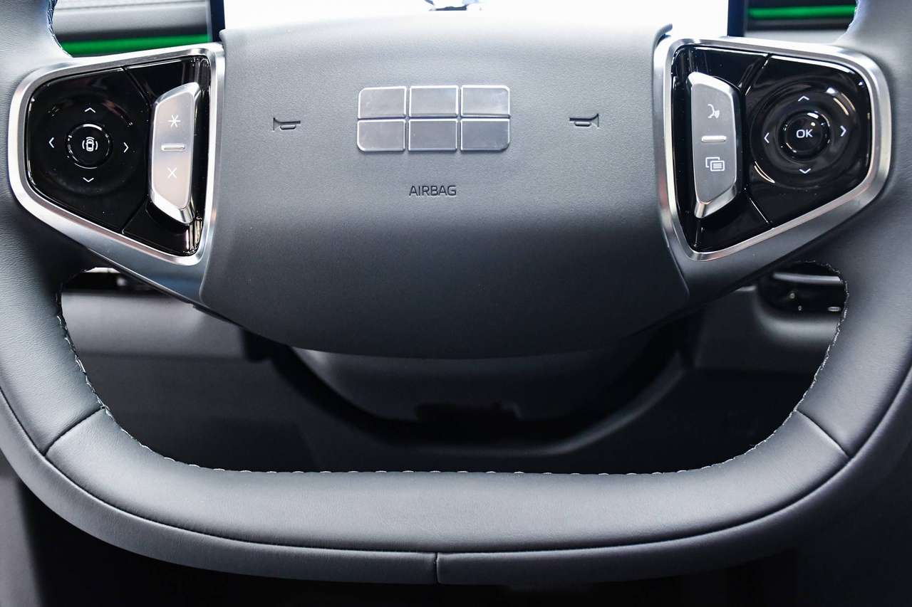 Geely Starray EM-i Max+ 136km NIEUW - NAVIGATIE / OPEN PANO-DAK / LEDER / CAMERA / ACC / BLIS / PDC — foto 11 van 24