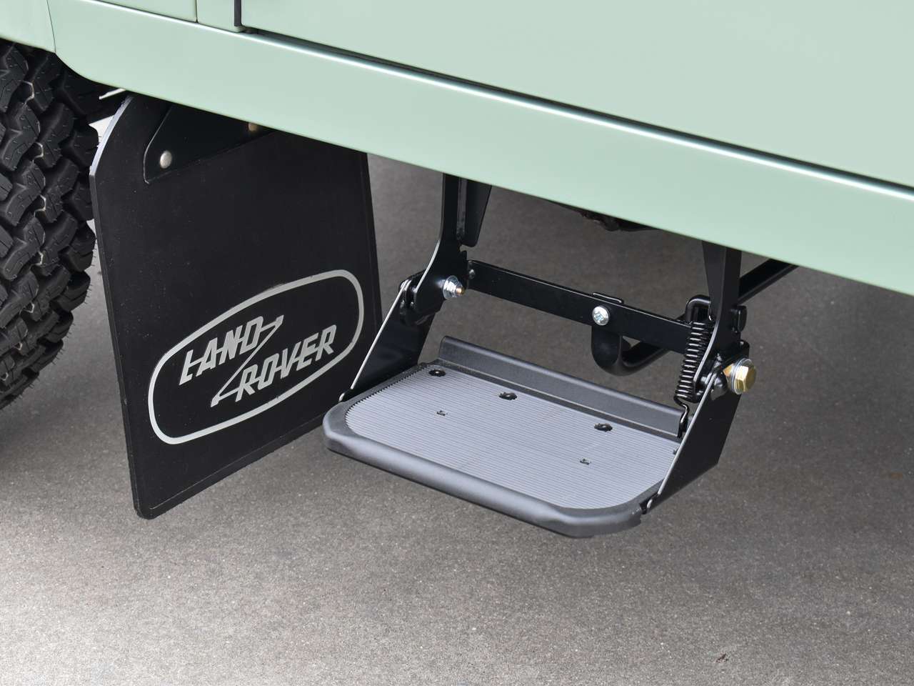 Land Rover Defender 110 2.2 TD4 - "Heritage Edition" — foto 12 van 25