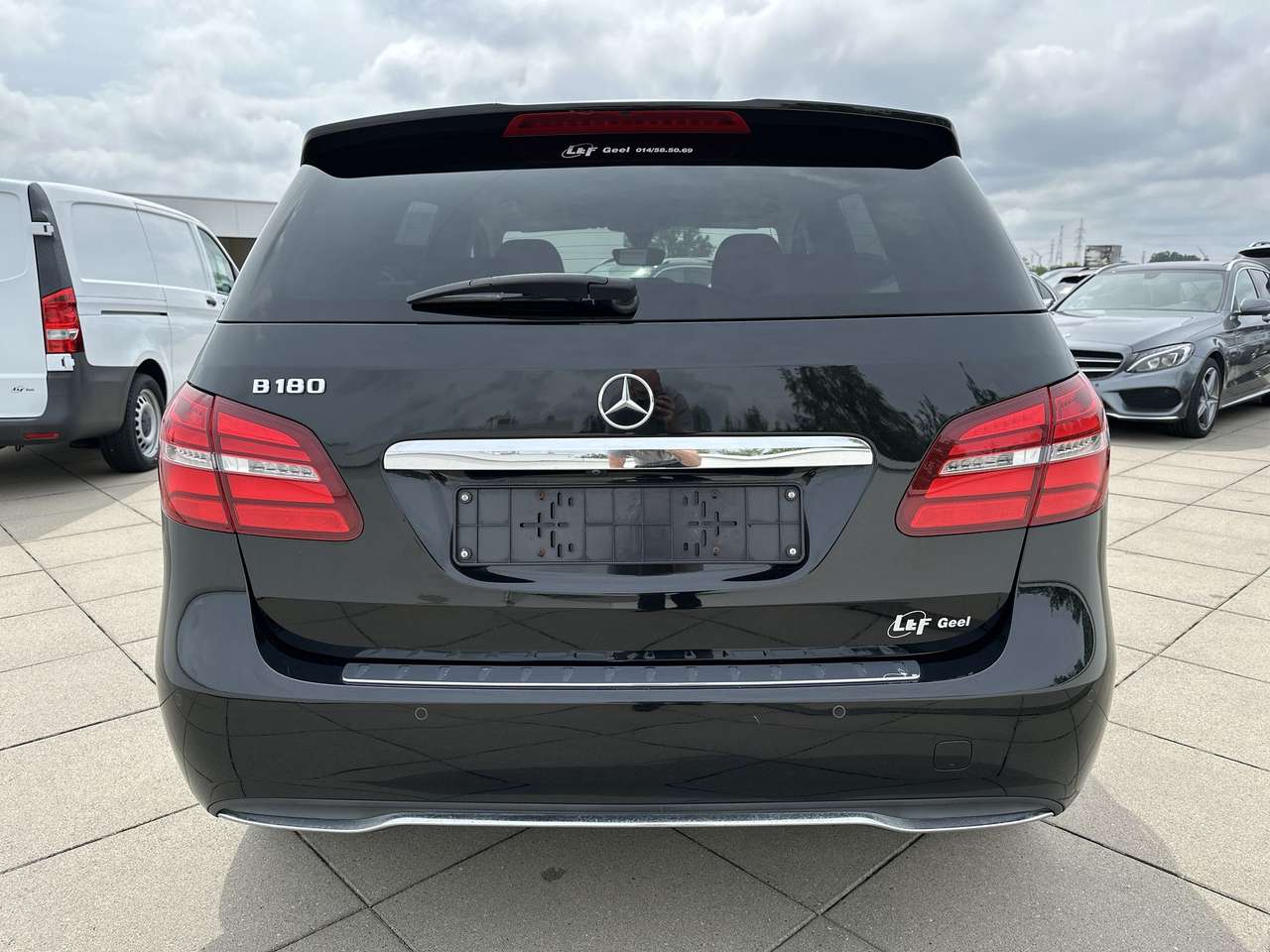Mercedes-Benz B 180 B 180 PDC +Camera Privacy ramen  LED Verw. zetels — foto 6 van 18