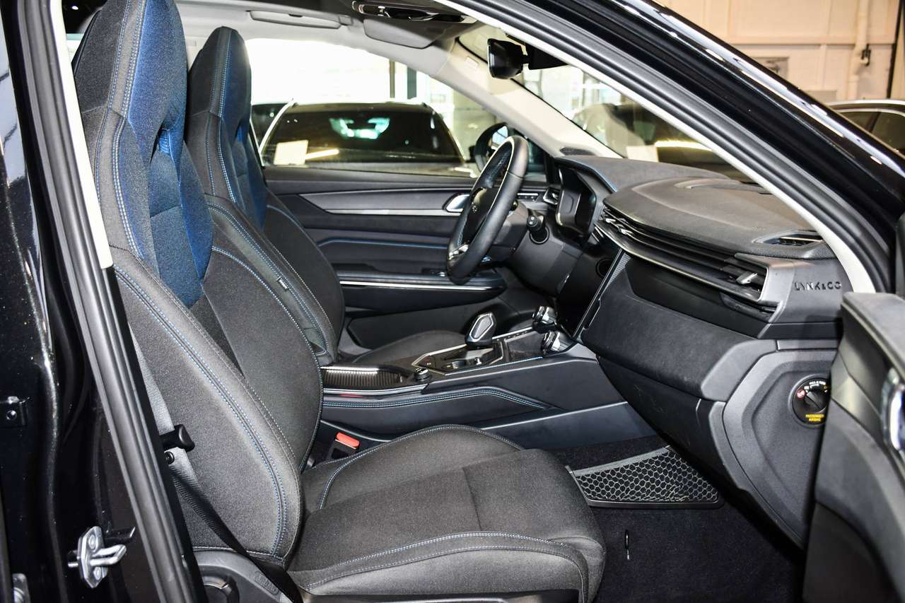 Lynk & Co 01 01 PHEV 1.5 Turbo - NAVIGATIE / OPEN-PANODAK / SMARTLINK / CAMERA / ACC / PDC — foto 5 van 17