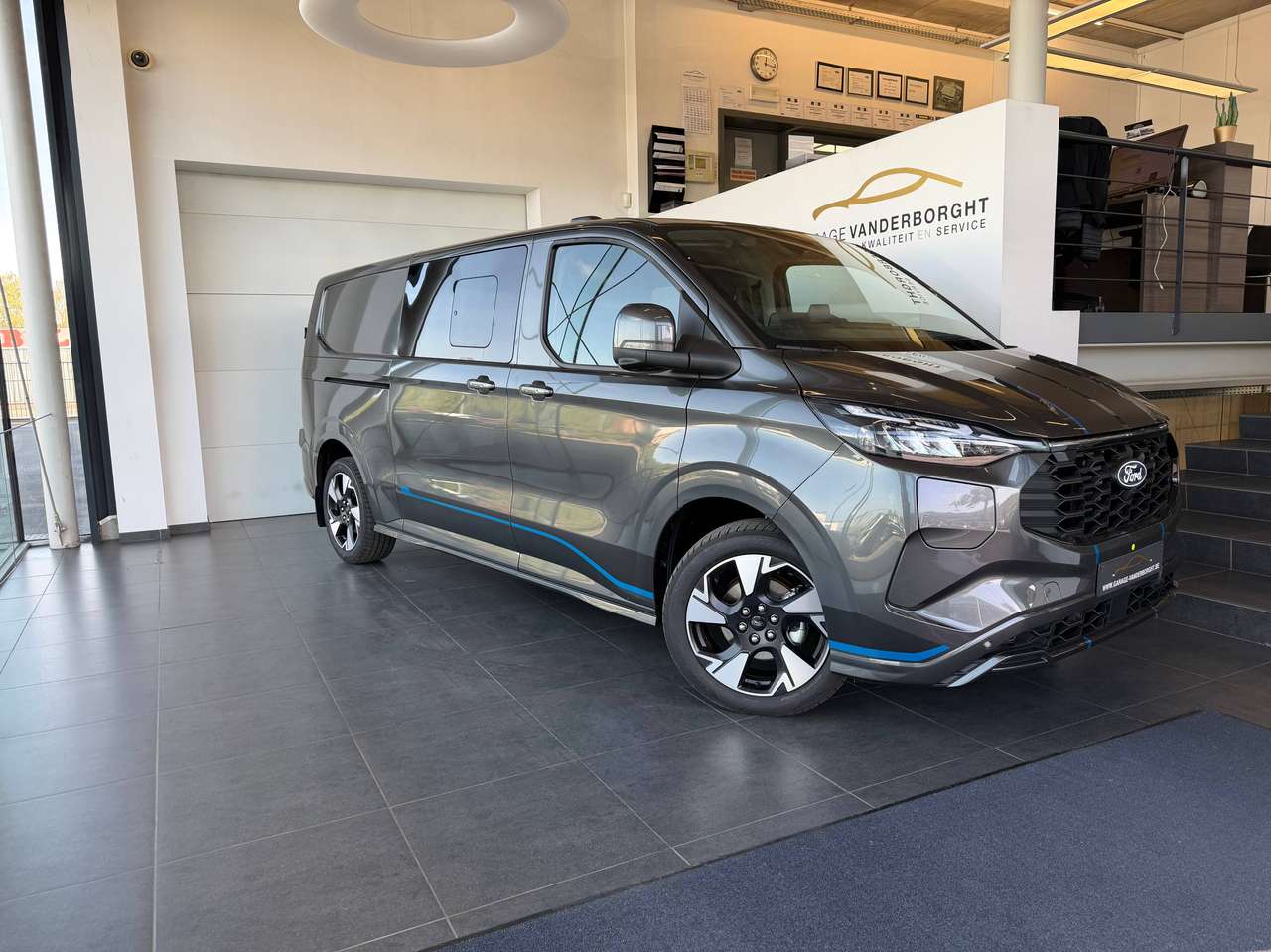 Ford Transit Custom MULTI-USE L2 SPORT PHEV 5 ZIT NIEUW OKM 45400+BTW