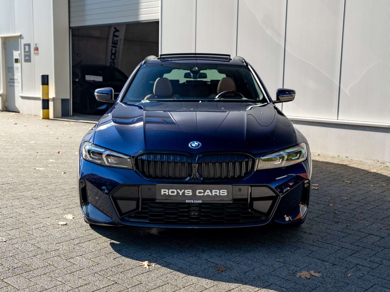 BMW 330 Touring 330e PHEV M-Sport Pro/Full PPF/Panorama/Head-up/360 Camera/Laser koplampen/Tanzanit individual/Zetelverwarming — foto 5 van 25