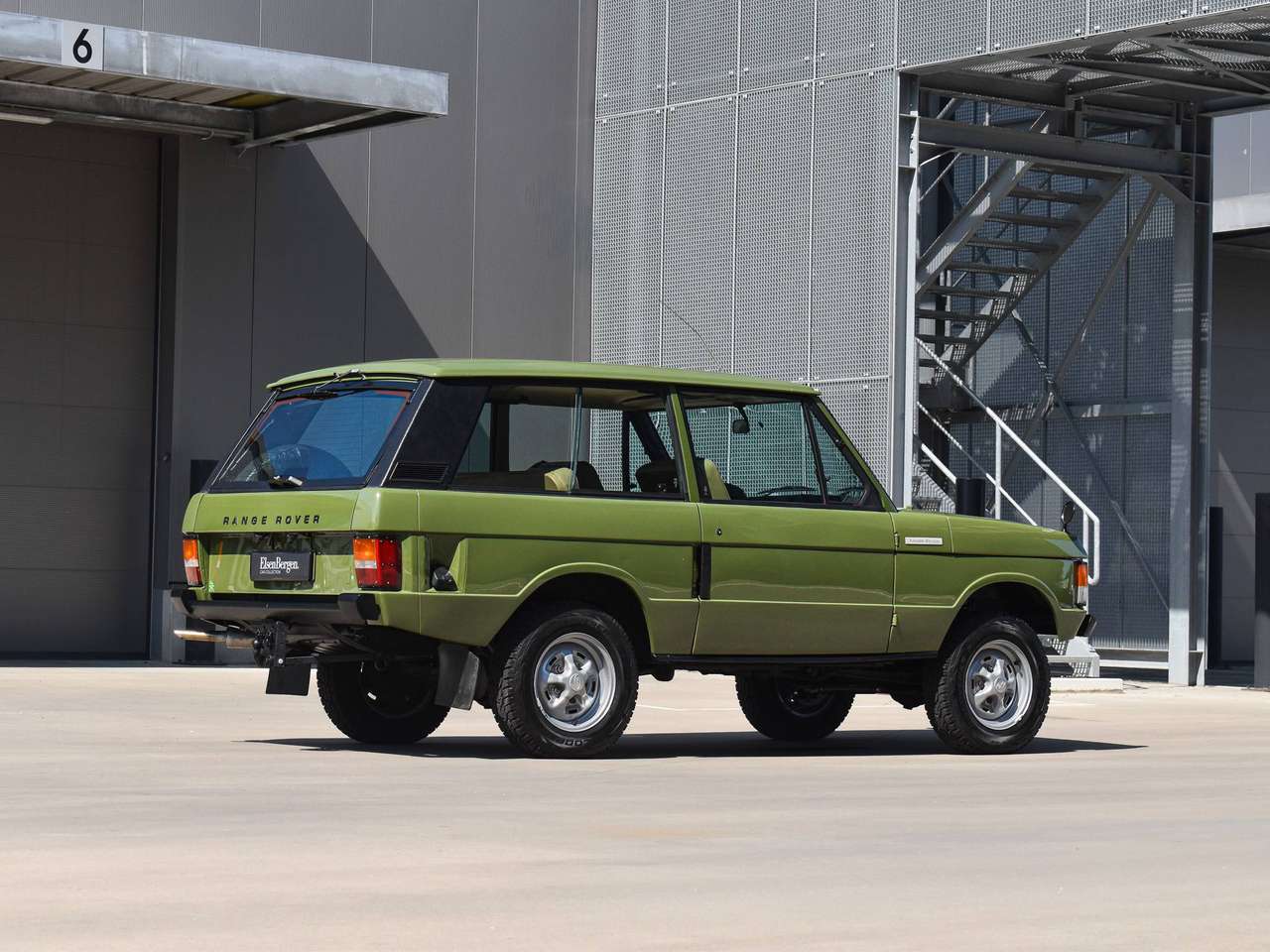 Land Rover Range Rover Classic V8 / Warwick Green / Restored / Suffix D — foto 3 van 19