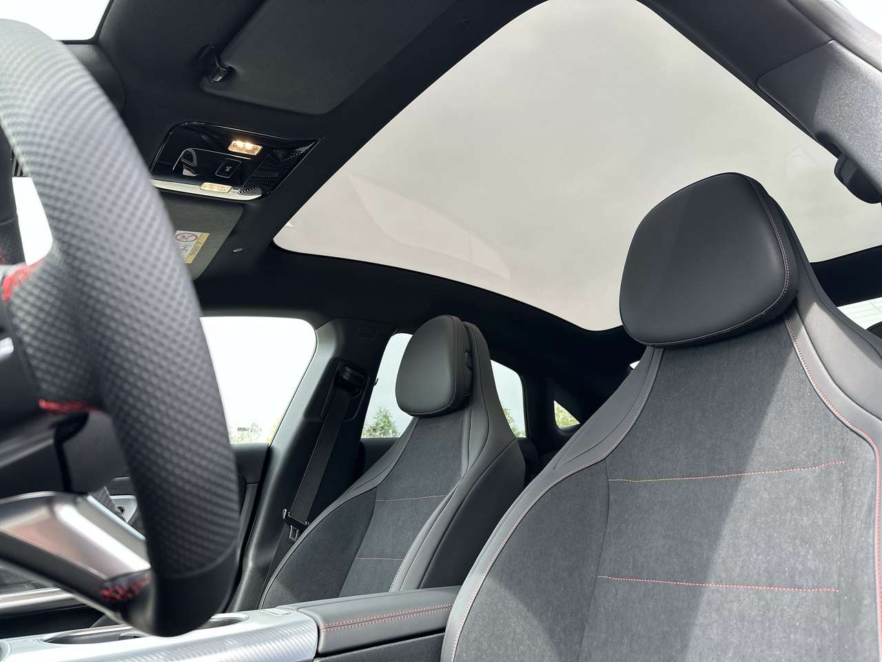 Mercedes-Benz CLA 250 + AMG LINE Electric — foto 13 van 19