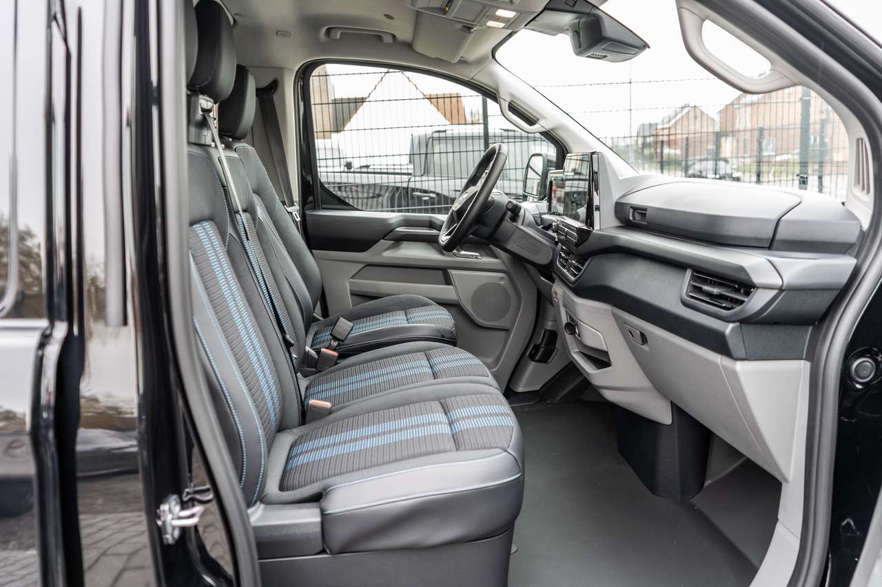 Ford Transit Custom 2.0TDCi Sport L2 - 5j Warranty - 40.400ex — foto 10 van 15
