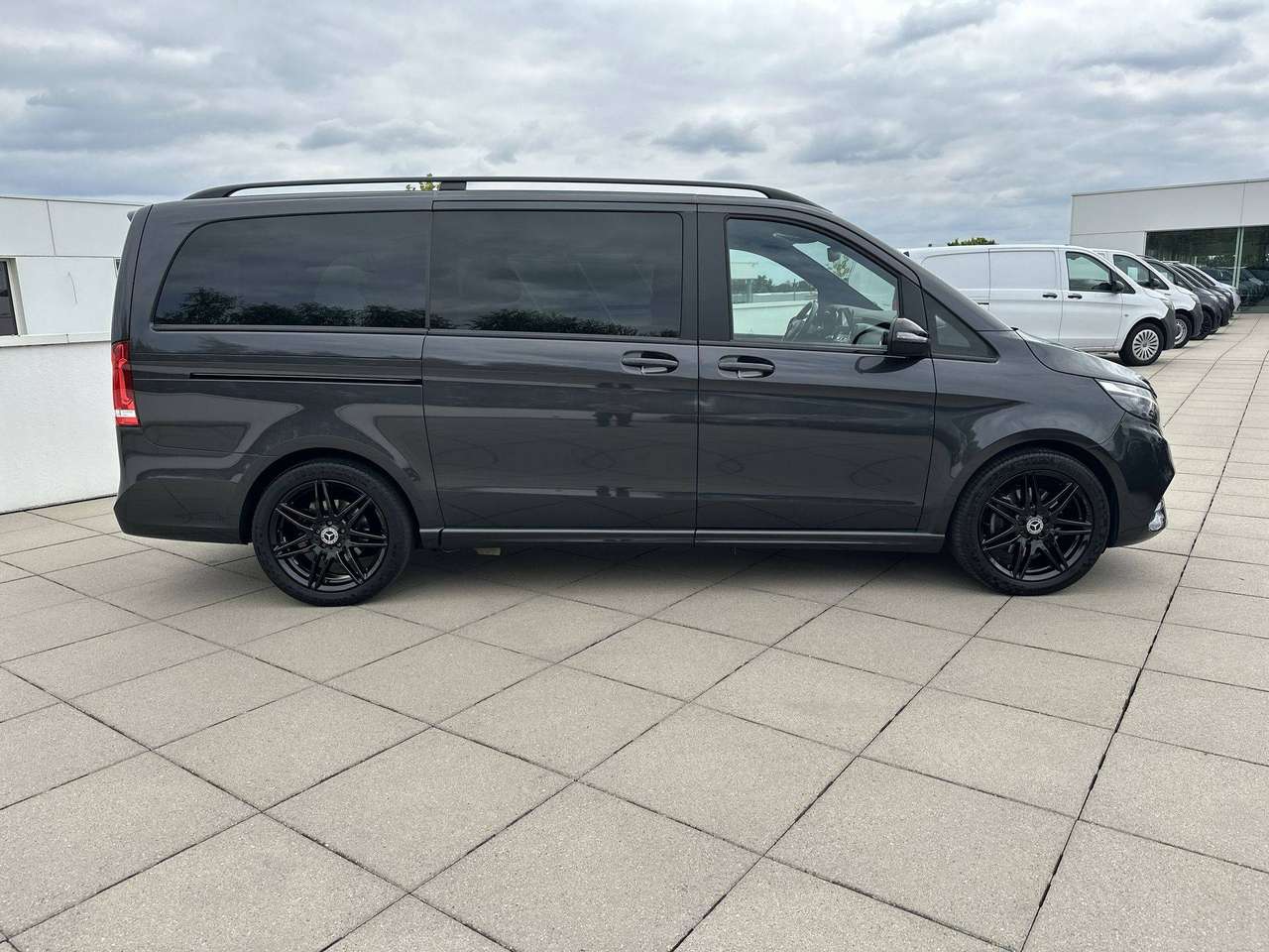 Mercedes-Benz V 220 D lichte vracht AMG Leder LED Trekh Nachtp — foto 5 van 14