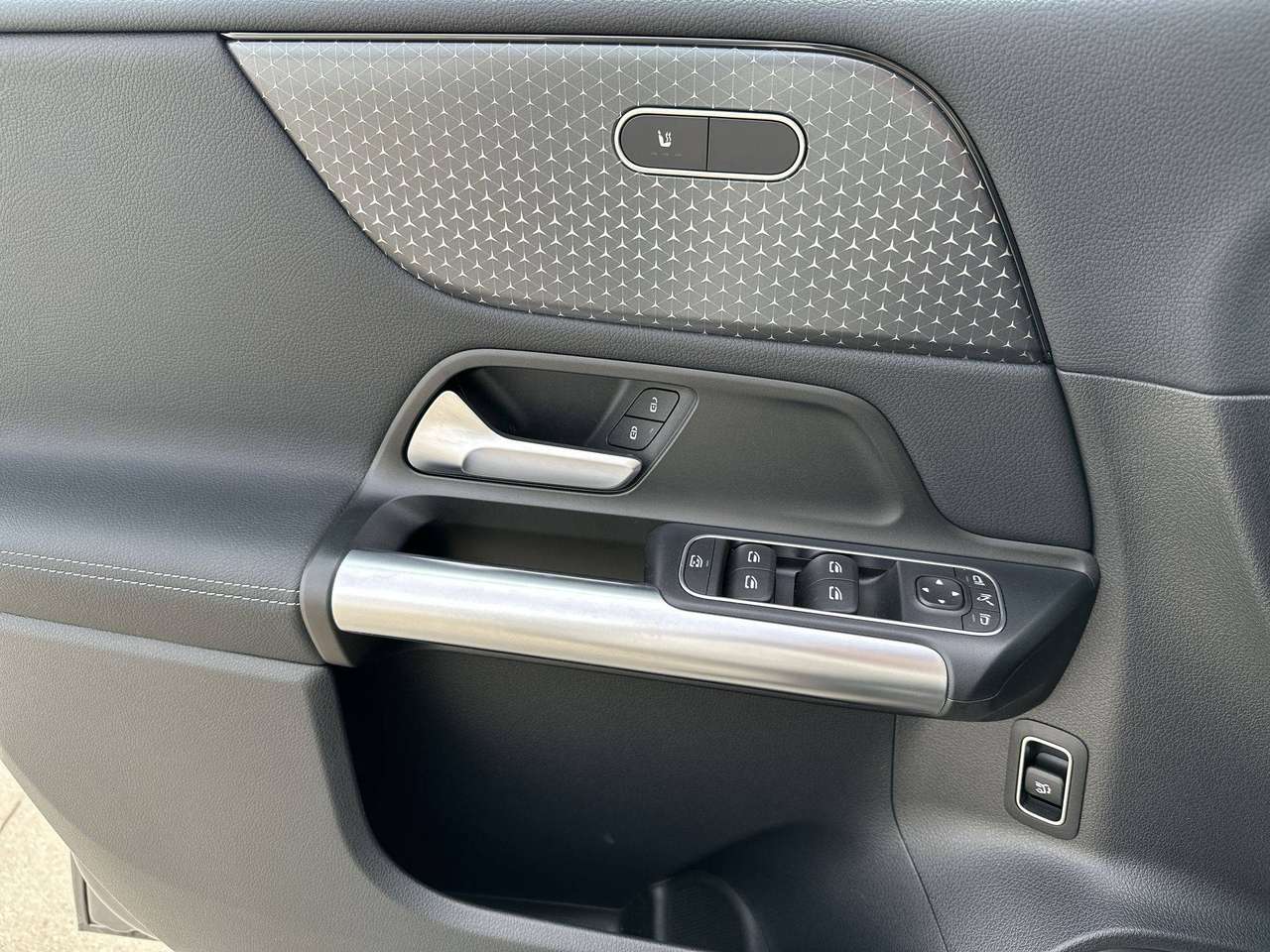 Mercedes-Benz B 200 B 200 Progressive trekhaak Dode hoek Distronic Plus — foto 16 van 18