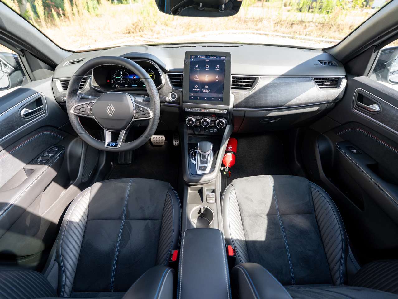 Renault Arkana Arkana E-TECH 1.6i Alpine Edition FULL-OPTION - PANORAMA/CAMERA/ADAP CRUISE CONTROL/KEYLESS/BOSE SOUND SYSTEEM/LED — foto 20 van 24