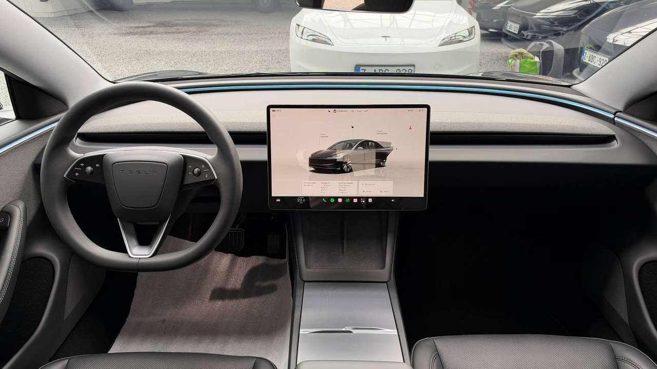 Tesla Model 3 RWD | Premium versie | Stealth Grey | 19" Nova velgen | HW4 — foto 21 van 25