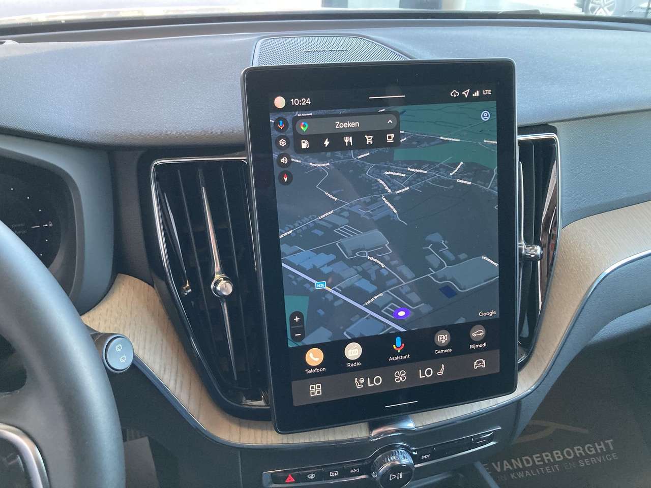 Volvo XC60 PLUS DARK T6 PHEV AWD AUTOMAAT PANO DAK 19000KM!!! — foto 15 van 22
