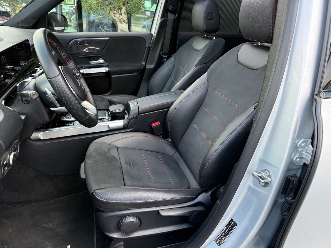 Mercedes-Benz GLB 200 Automaat AMG Pack Panodak 39000km Nieuwstaat — foto 10 van 18