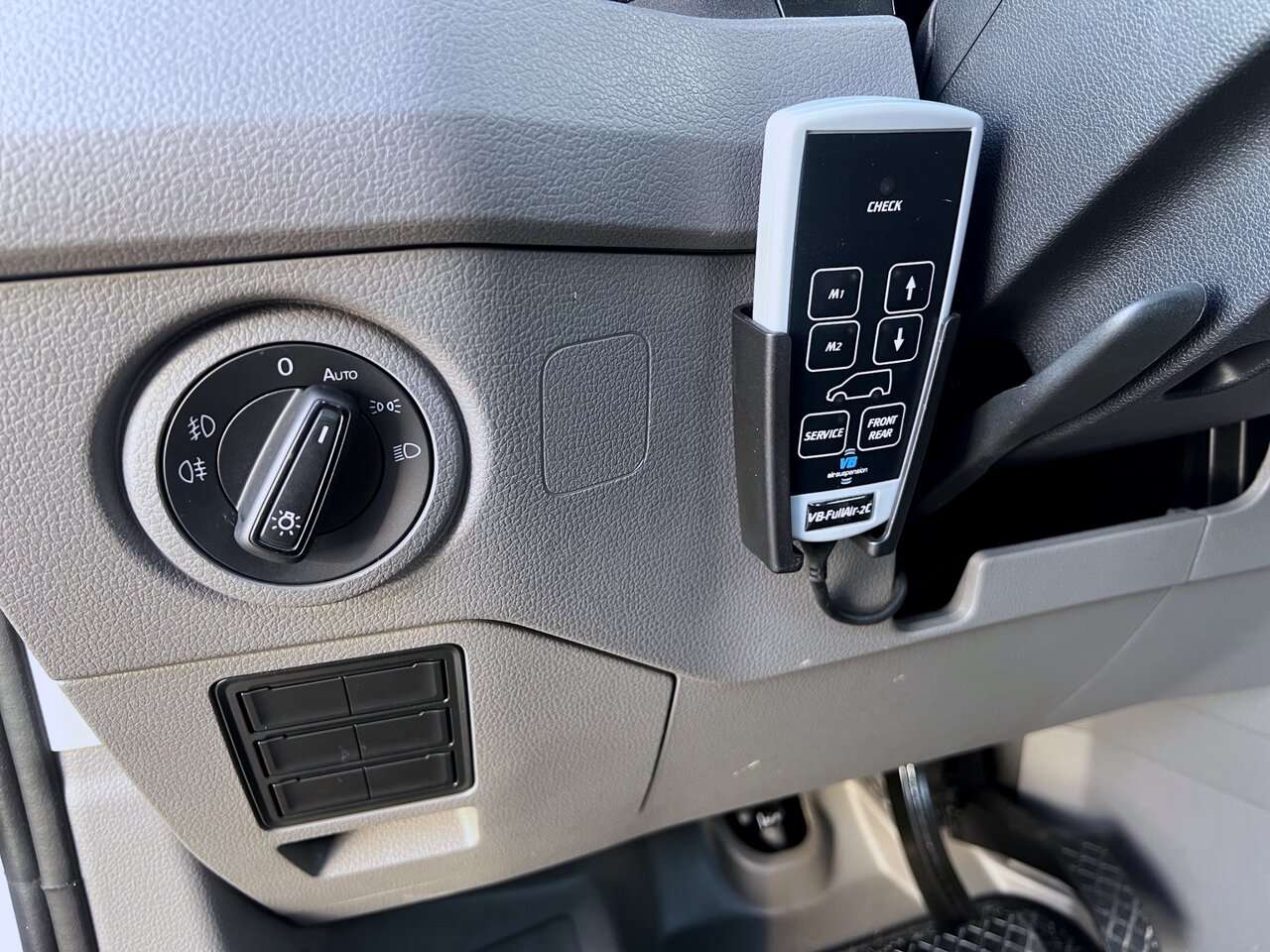 Volkswagen Crafter Automaat/Led/Luchtvering/5500kg/Winch/Trekhaak ... — foto 14 van 15