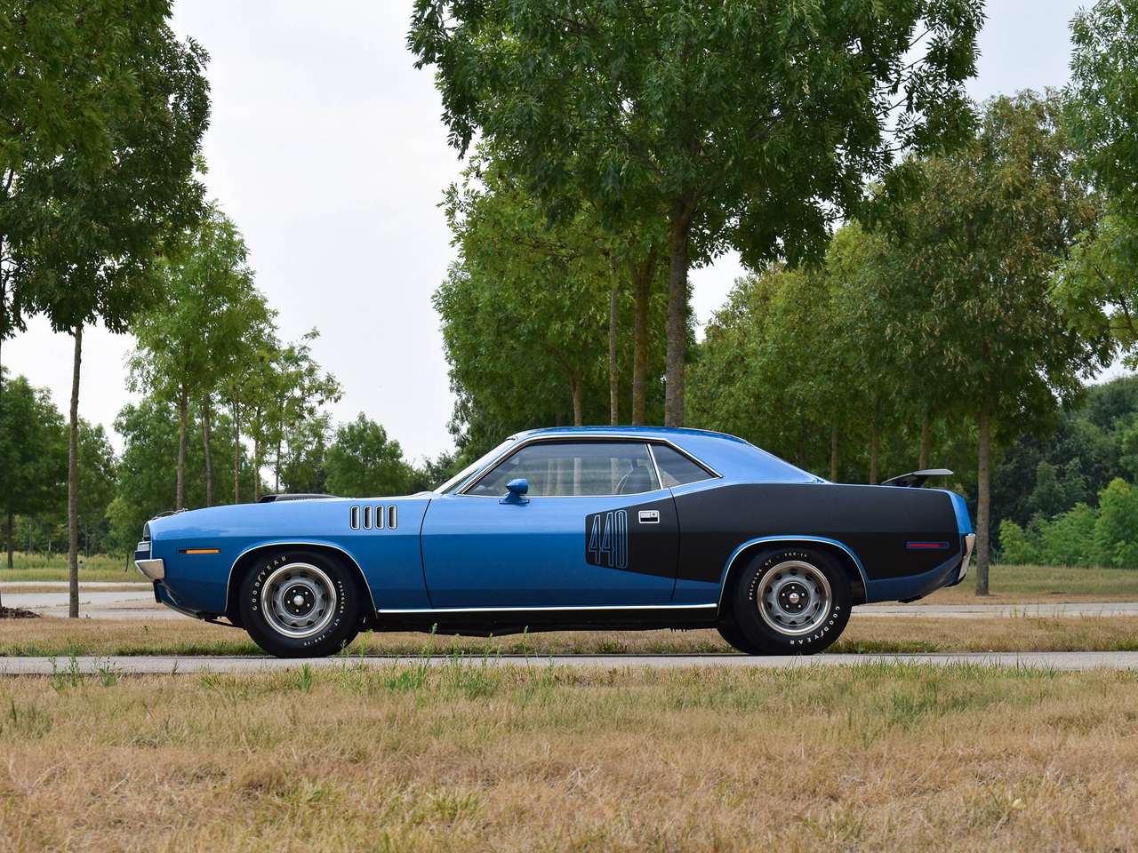 Plymouth Cuda 440-6 / B5 True Blue Metallic / Top Condition — foto 2 van 25