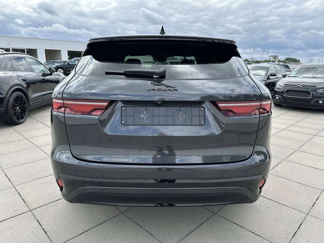 Jaguar F-Pace F-Pace PHEV 2.0 T AWD P400e R-Dynamic HSE — foto 6 van 19