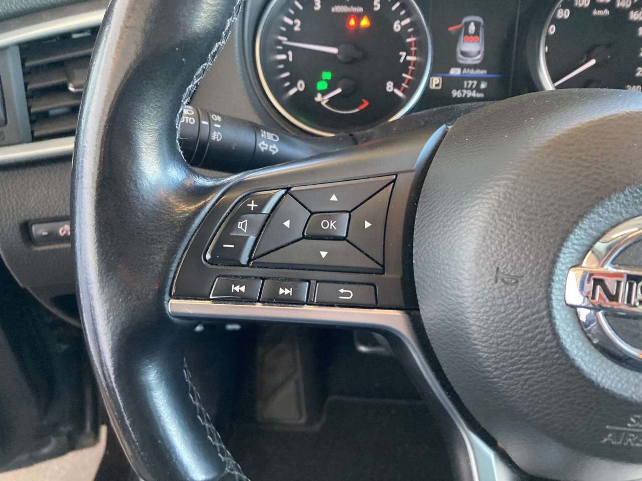 Nissan Qashqai BENZINE AUTOMAAT PANORAMISCH DAK LEDER — foto 15 van 19