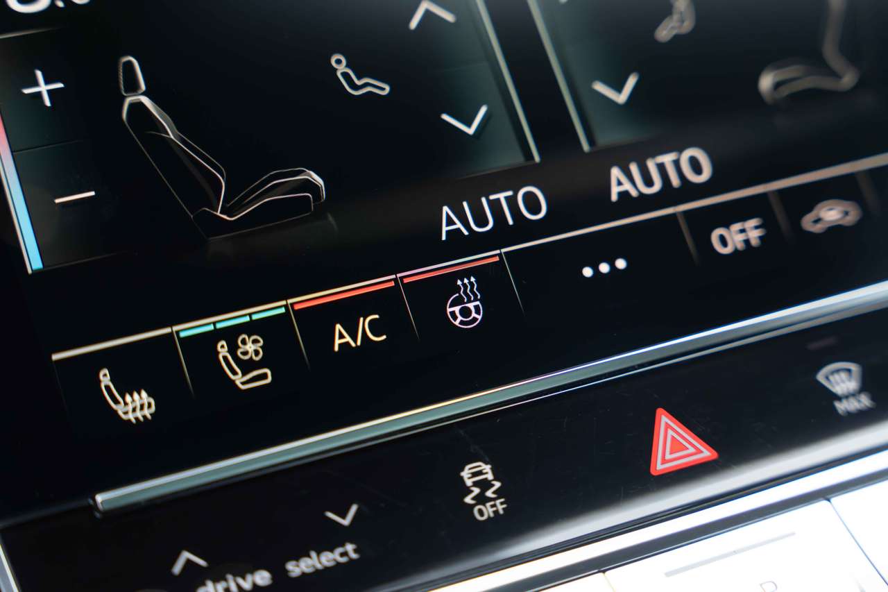 Audi RS Q8 Performance MATRIX/4-WIELSTURING/CERAMIC/PANO/HUD/SOFTCLOSE/B&O — foto 20 van 25