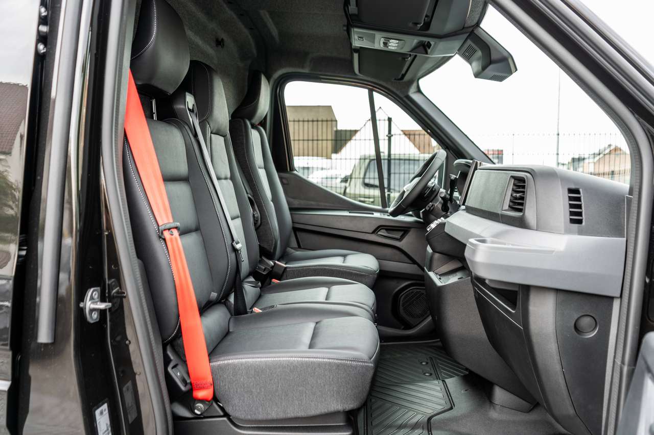 Renault Master 2.0dCi L2H2 - Automaat - Navigatie - 34.700excl — foto 10 van 17