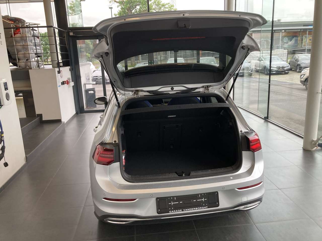 Volkswagen Golf GTE GTE PLUG-IN HYBRD AUTOMAAT+PANO DAK — foto 6 van 20