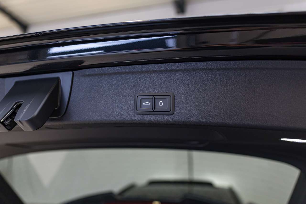 Audi RS4 QUATTRO|CERAMIC|CARBON|360°|B&O|PANO|ALCANTARA| — foto 15 van 25