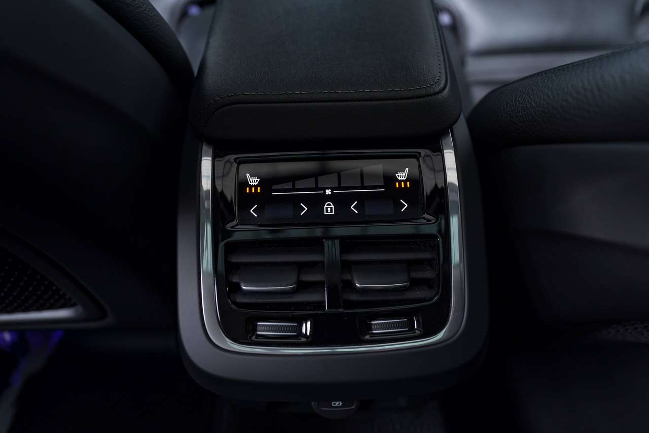 Volvo S60 B5|MHEV|PANO|HARMAN-KARDON|360°|HEAD-UP|ZETELVERW. (v/a)|SFEERVERL.|ACC|LA|GARANTIE| — foto 14 van 25