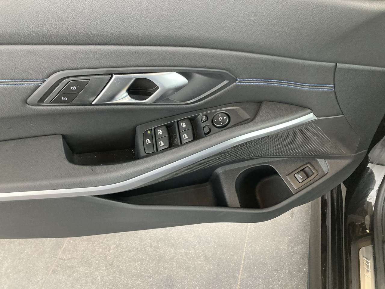 BMW 330 330I X-DRIVE  M-SPORT TOURING 245PK AWD AUTOMAAT — foto 17 van 18