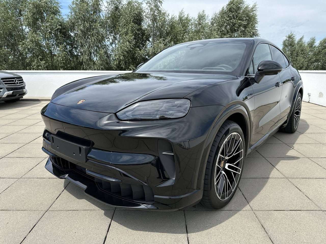 Porsche Cayenne Coupe ELECTRIC Trekhaak  adaptive Sportdesign 22" — foto 2 van 19