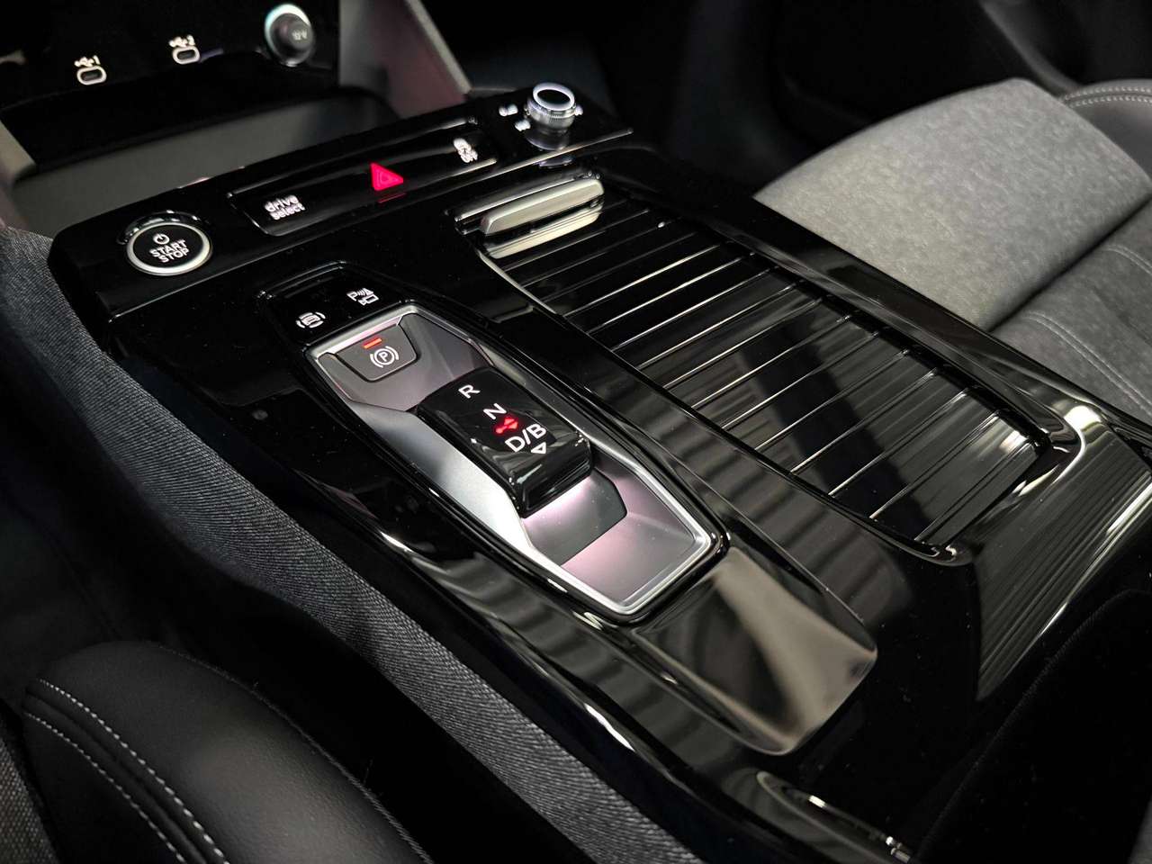Audi Q6 e-tron Q6 e-Tron 100kWh Performance S-Line Edition PANO*TREKHAAK*360CAMERA*CARPLAY*MATRIXLED — foto 15 van 25