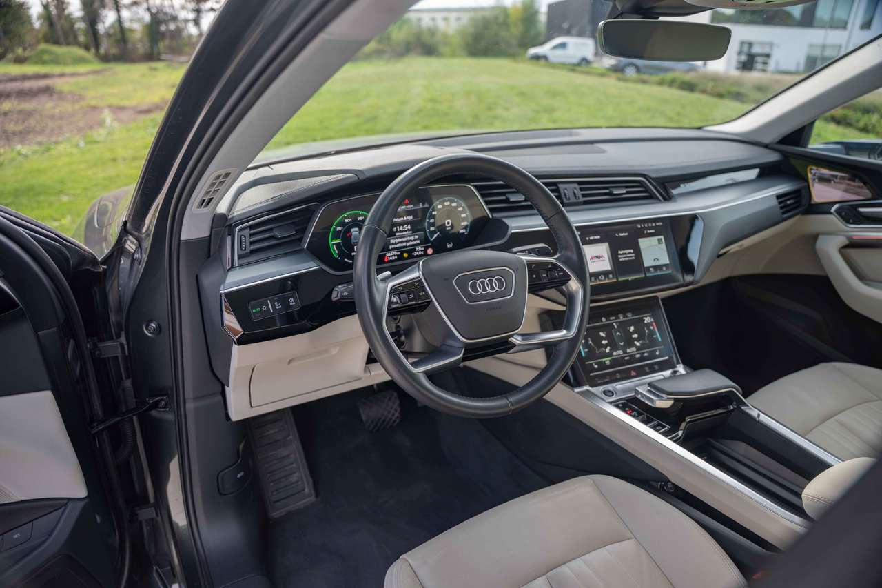 Audi e-tron E-TRON 50 SPORTBACK*QUATTRO*360 CAMERA*S-LINE* — foto 21 van 25