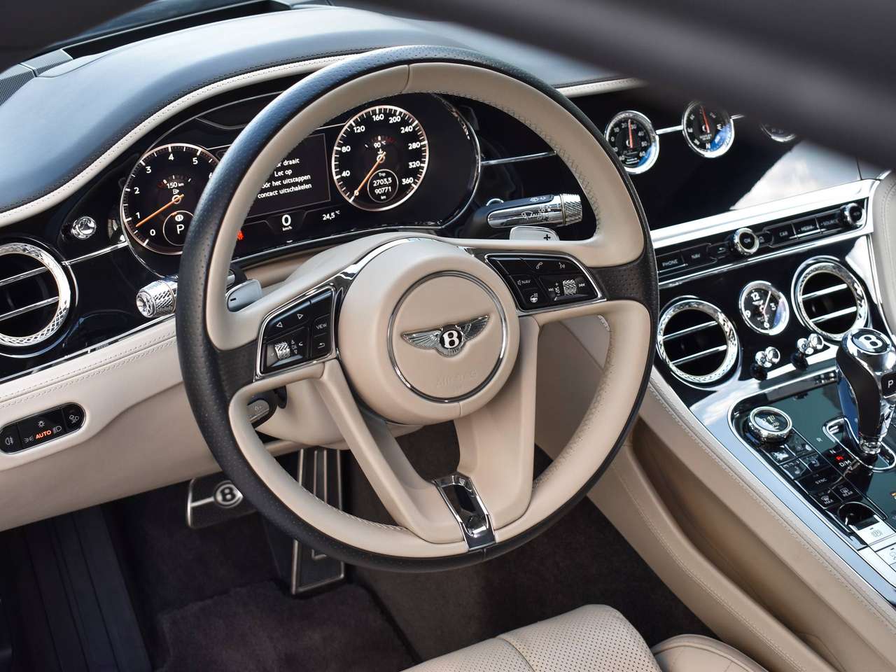 Bentley Continental GT 6.0 BiTurbo W12 / New Model / Sequin Blue / Full History — foto 18 van 25