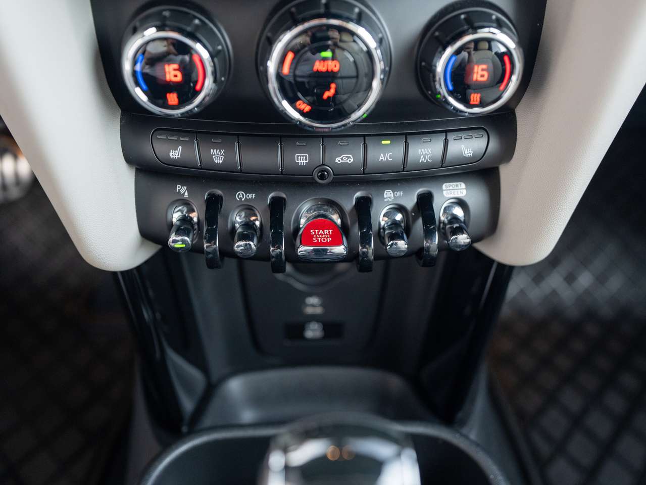 MINI John Cooper Works Cabrio Cabriolet John Cooper Works FULL-OPTION - 1STE EIG — foto 18 van 20