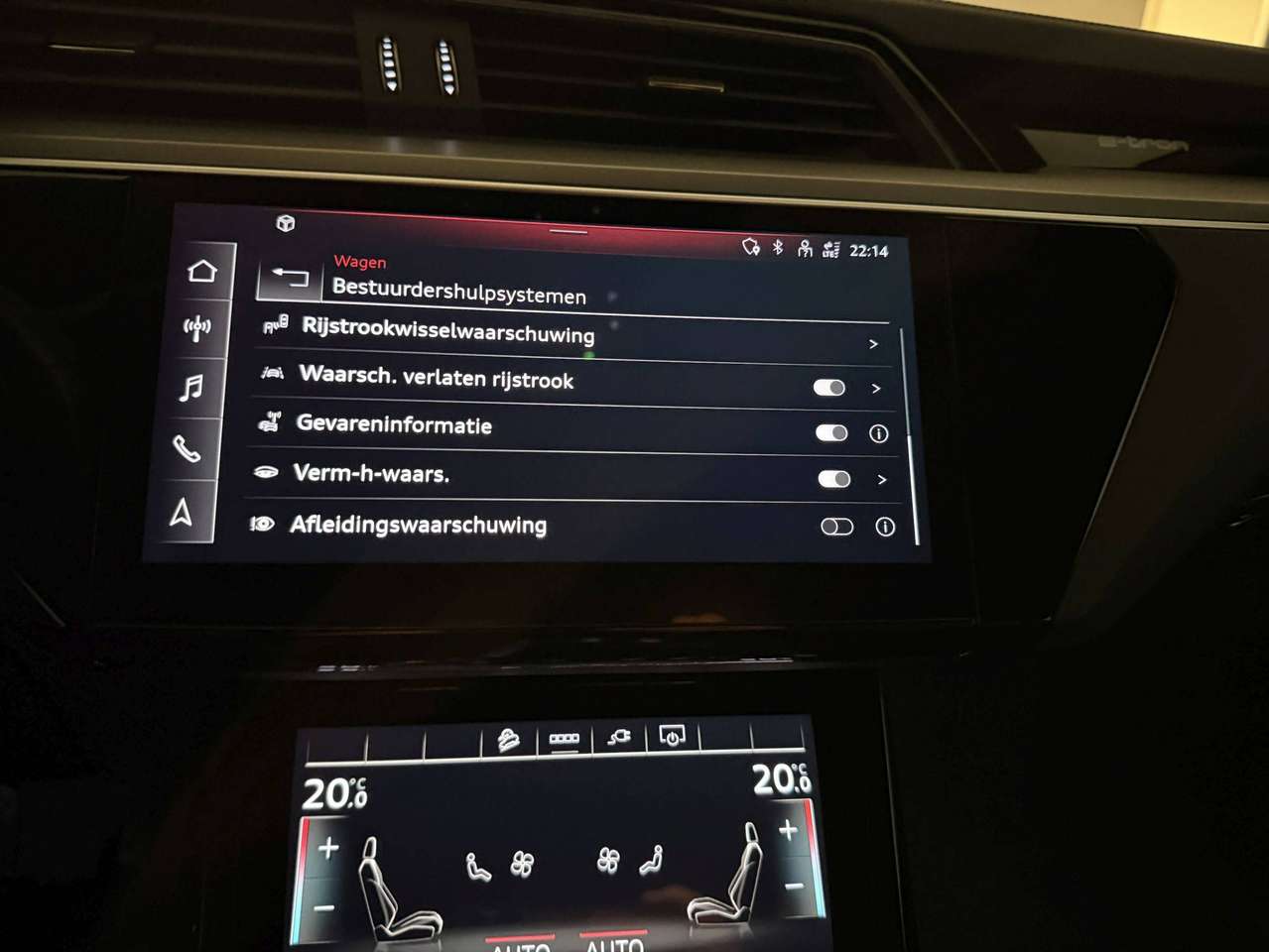 Audi Q8 e-tron QUATTRO 340PK * S-LINE  COMPETITION * BLACK PACK * 22" * LUCHTVERING * CAMERA * SITE ASSIST * ACC * — foto 17 van 25