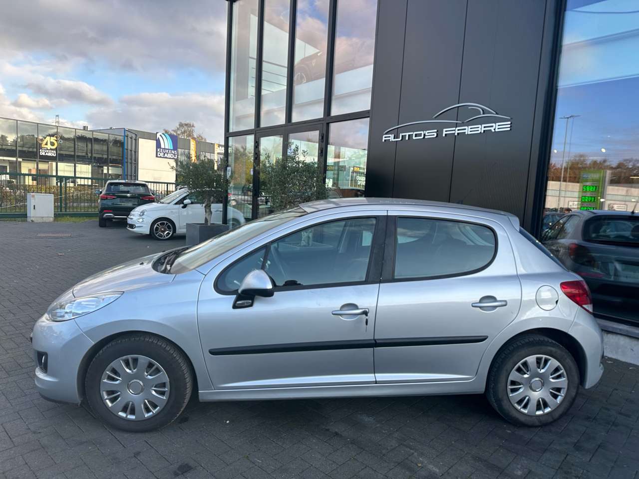 Peugeot 207 1.4i Benzine 5 deuren 91000km Nouveau Courroit de distribution — foto 4 van 11