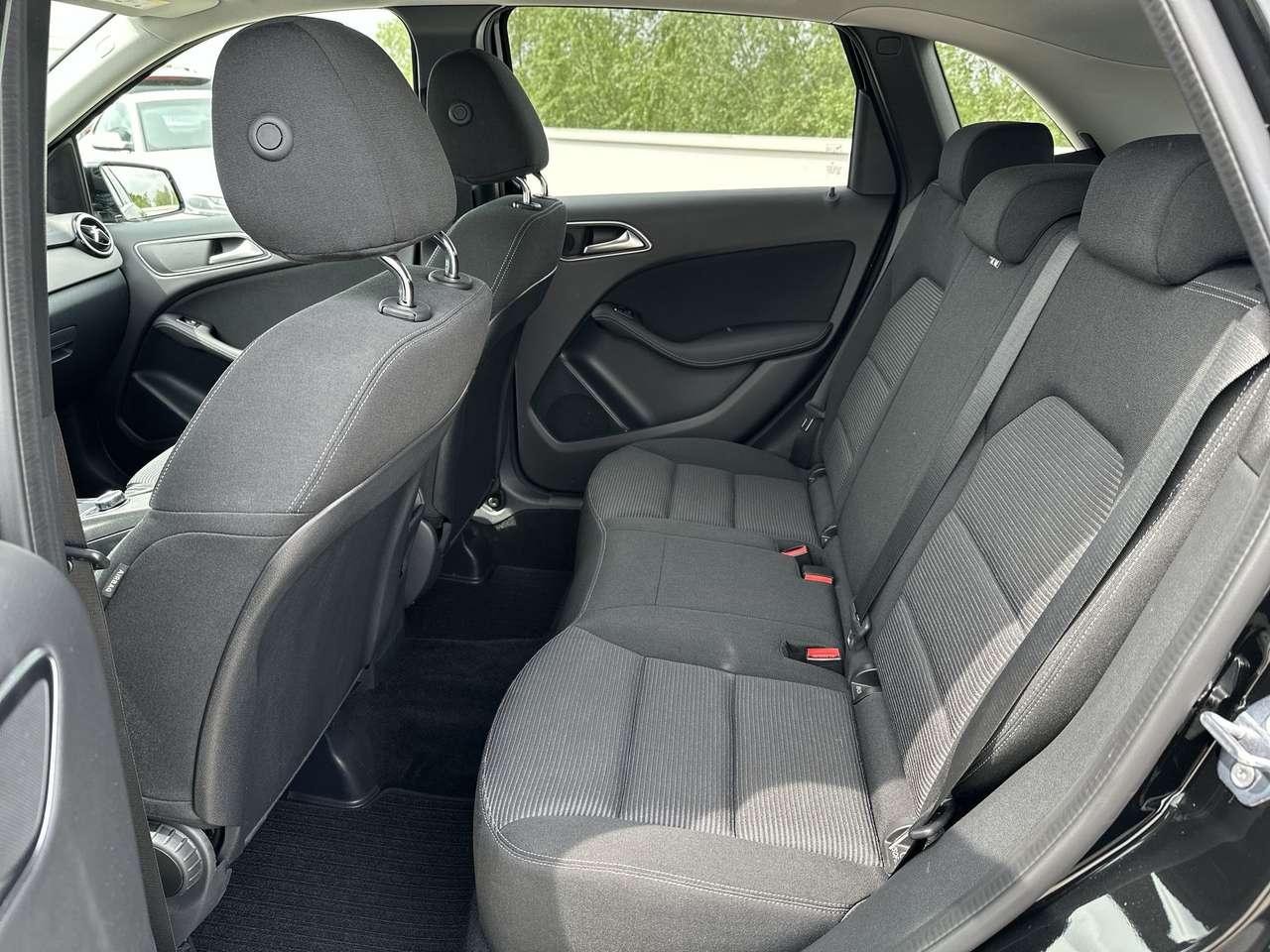 Mercedes-Benz B 180 B 180 PDC +Camera Privacy ramen  LED Verw. zetels — foto 12 van 18
