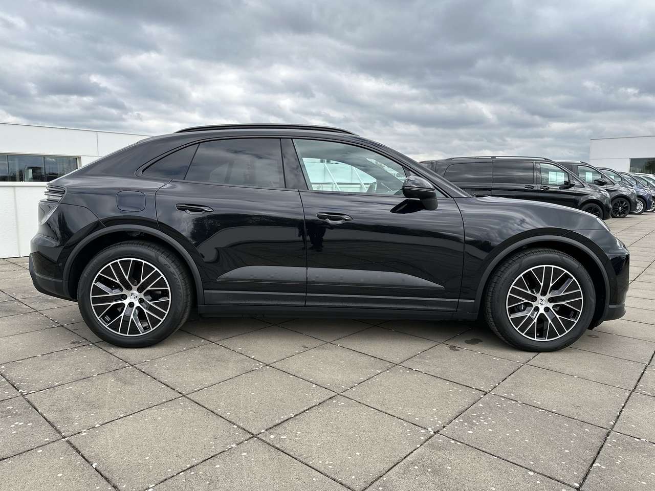 Porsche Macan 4ELEK/LUCHTVER/20"/TREKH/BOSE/LEDERPAKKET — foto 2 van 18