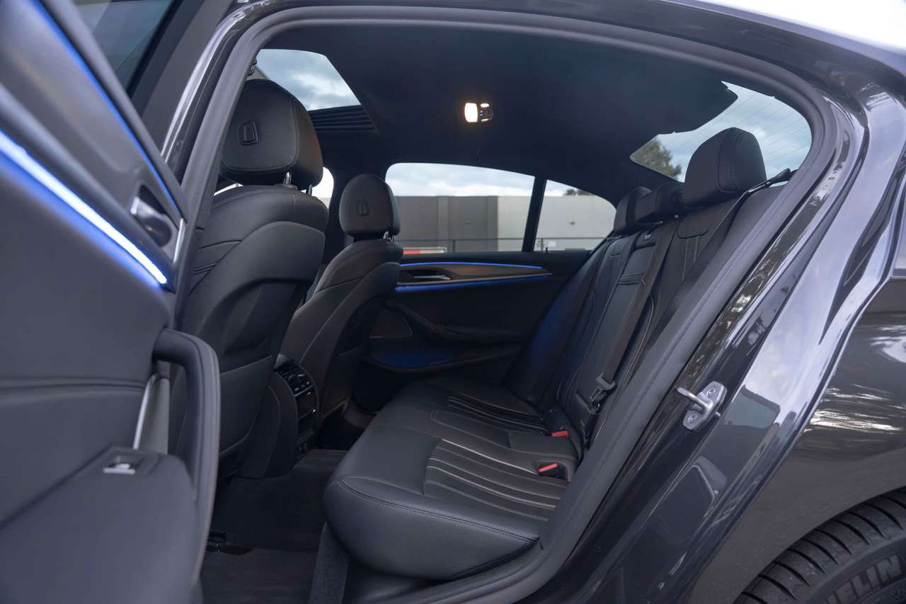 BMW 530 e M-Sport LASER/OPENDAK/H&K/HUD/360°/19"/MEMORY/DAB — foto 13 van 25