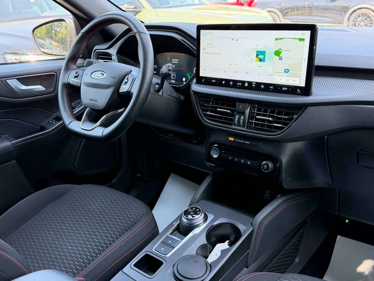 Ford Kuga FHEV ST-LINE LED CAMERA CARPLAY ZETEL- EN STUURVERWARMING — foto 5 van 18