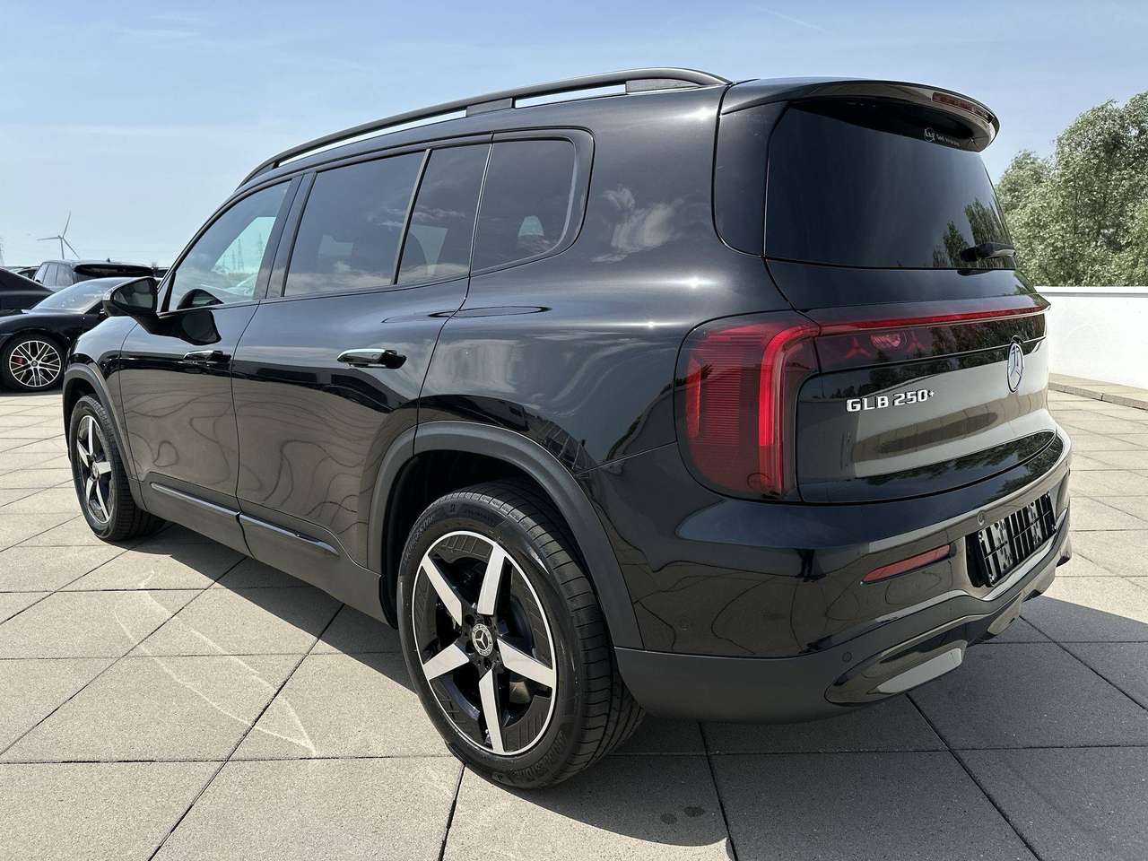 Mercedes-Benz GLB 250 + Electric Pano dak Leder Memory Nightpakket — foto 8 van 19