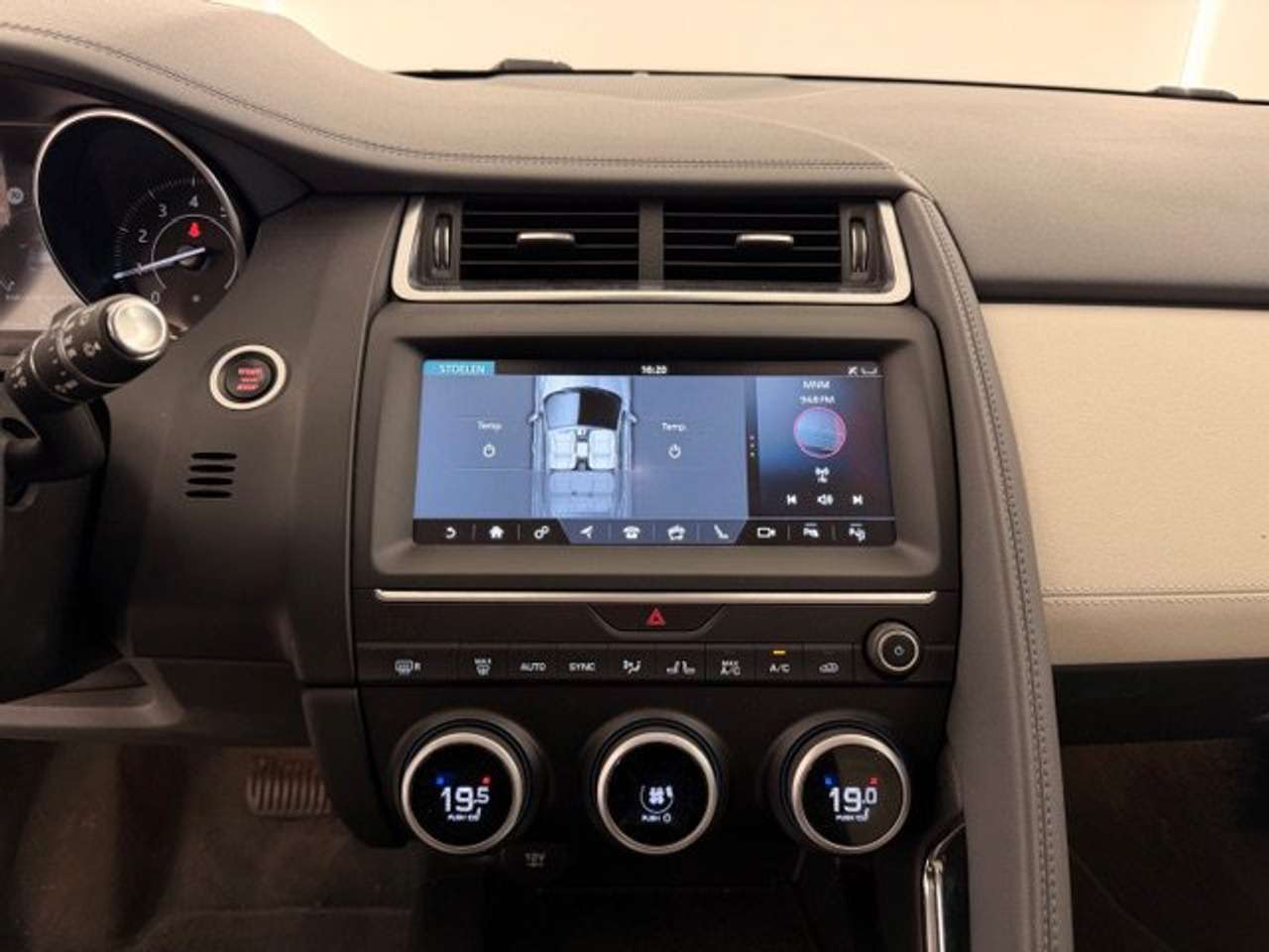 Jaguar E-Pace BENZINE AWD AUTOMAAT+TAL VAN OPTIES-49000KM!!! — foto 19 van 22