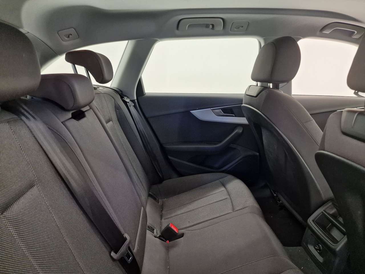 Audi A4 S-LINE HYBRID BENZINE AUTOMAAT 57000KM!!! — foto 7 van 16