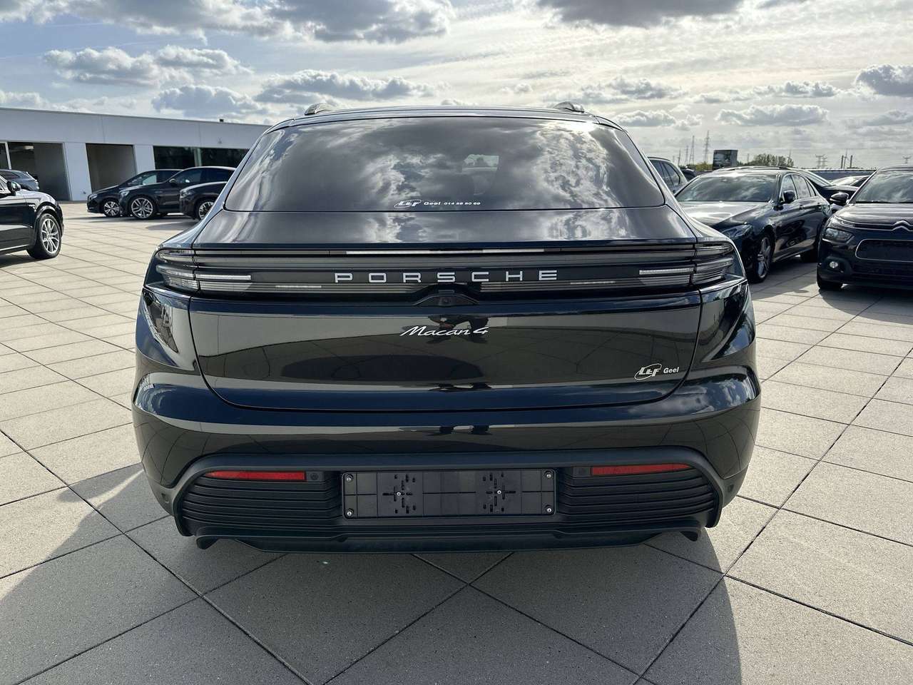Porsche Macan 4 ELECTRIC catalogusprijs 118.504€ euro full full option!!! — foto 6 van 19