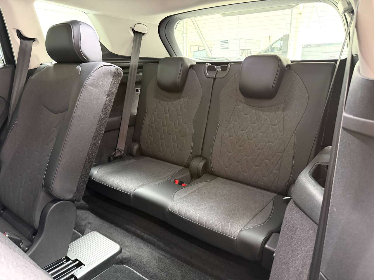 Volkswagen Tayron Tayron 1.5 eTSI ACT Life 7pl. DSG 360°CAM*TREKH*IQ LIGHT*TRAVEL ASS*BLIS*ACC*CARPLAY*DAB*NAVI*AC3ZONE — foto 16 van 25