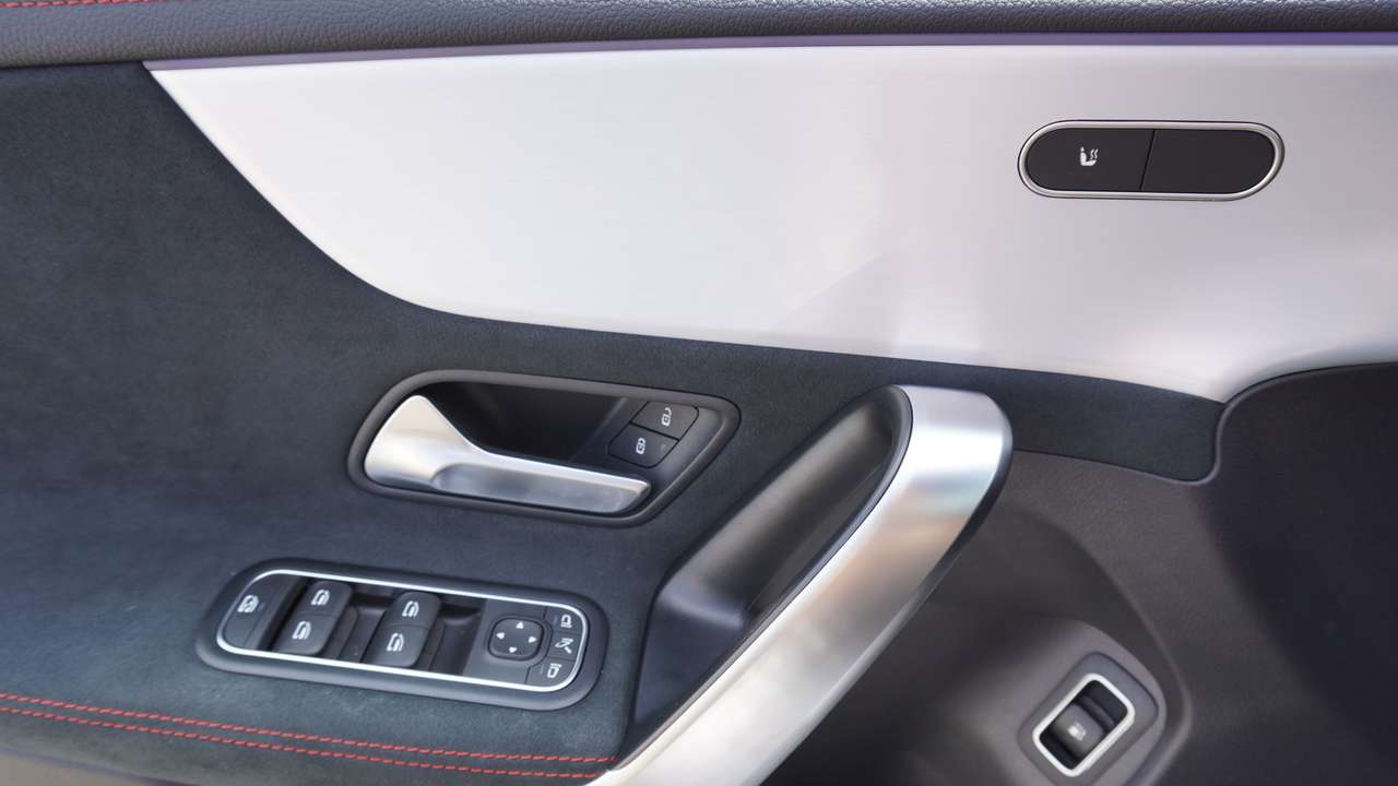 Mercedes-Benz CLA 250 AMG/PANODAK/KEYLESS/NIGHTPAK/CAMERA/KLIMAATREGEL — foto 11 van 18