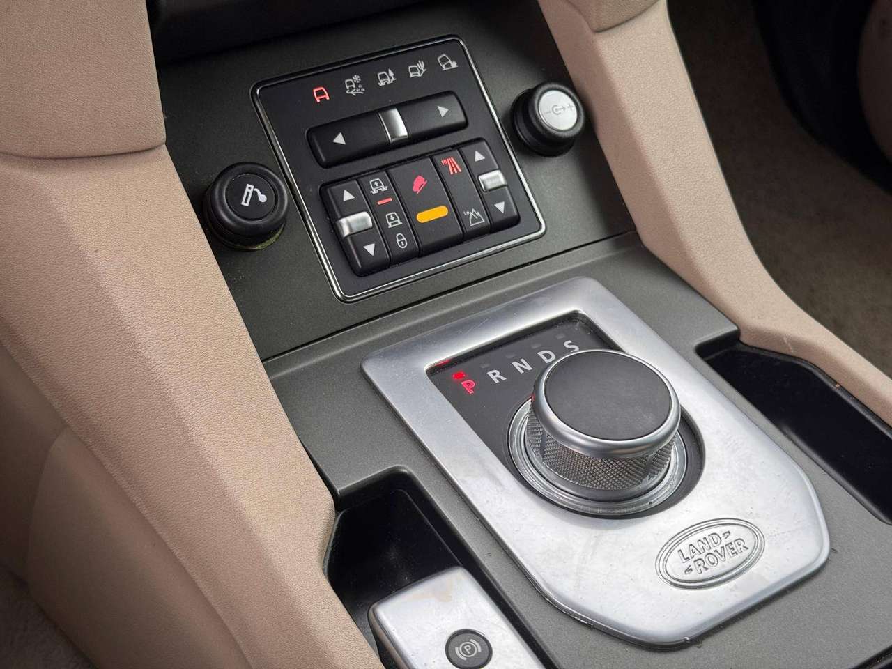 Land Rover Discovery Discovery 3.0 SDV6 SE — foto 7 van 13