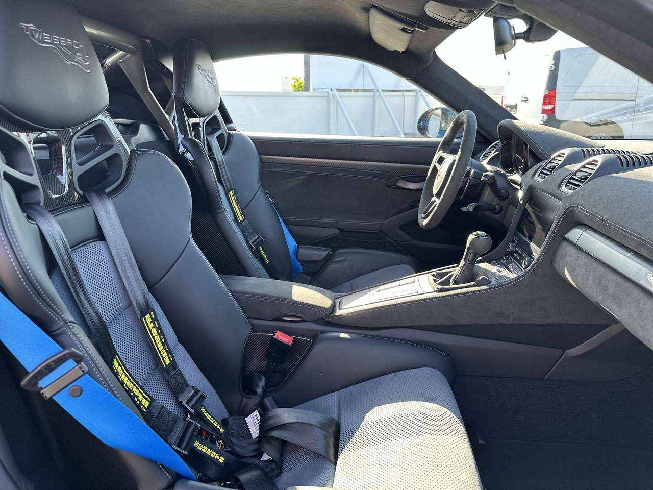 Porsche Cayman GT4 RS Weissach Pack Hefsysteem vooras — foto 11 van 17