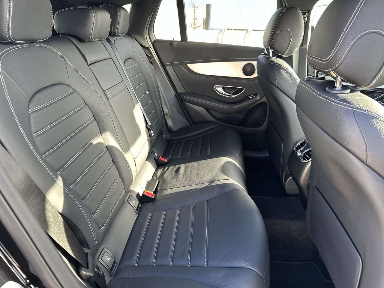 Mercedes-Benz EQC 400 4M AMG Leder 21" multi privacy ramen dodehoek — foto 12 van 19