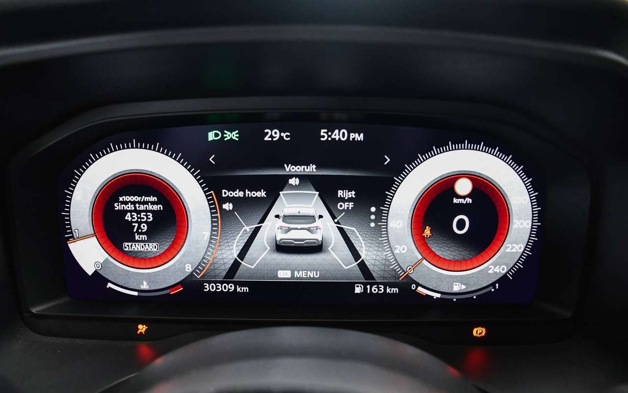 Nissan Qashqai Qashqai 1.3 DIG-T MHEV N-Connecta - NAVIGATIE / SMARTLINK / CAMERA / PANO / BLIS / ACC — foto 11 van 18